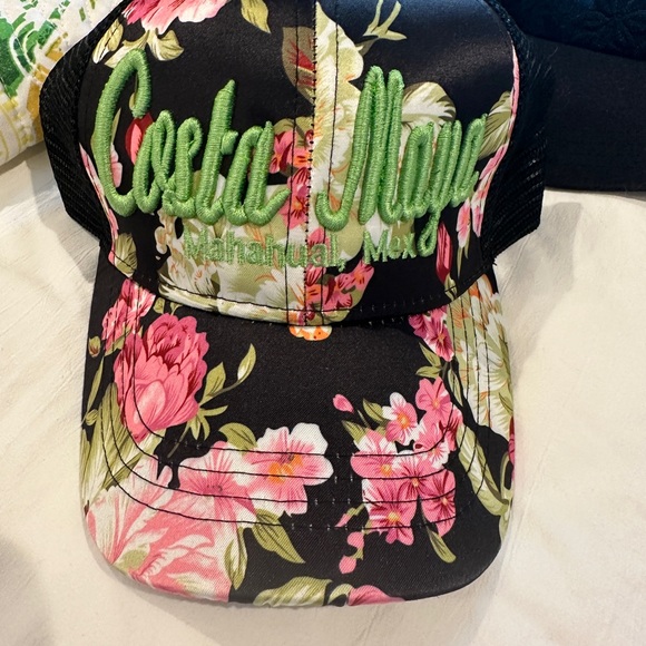 Floral and Lacy Caps - Picture 2 of 6